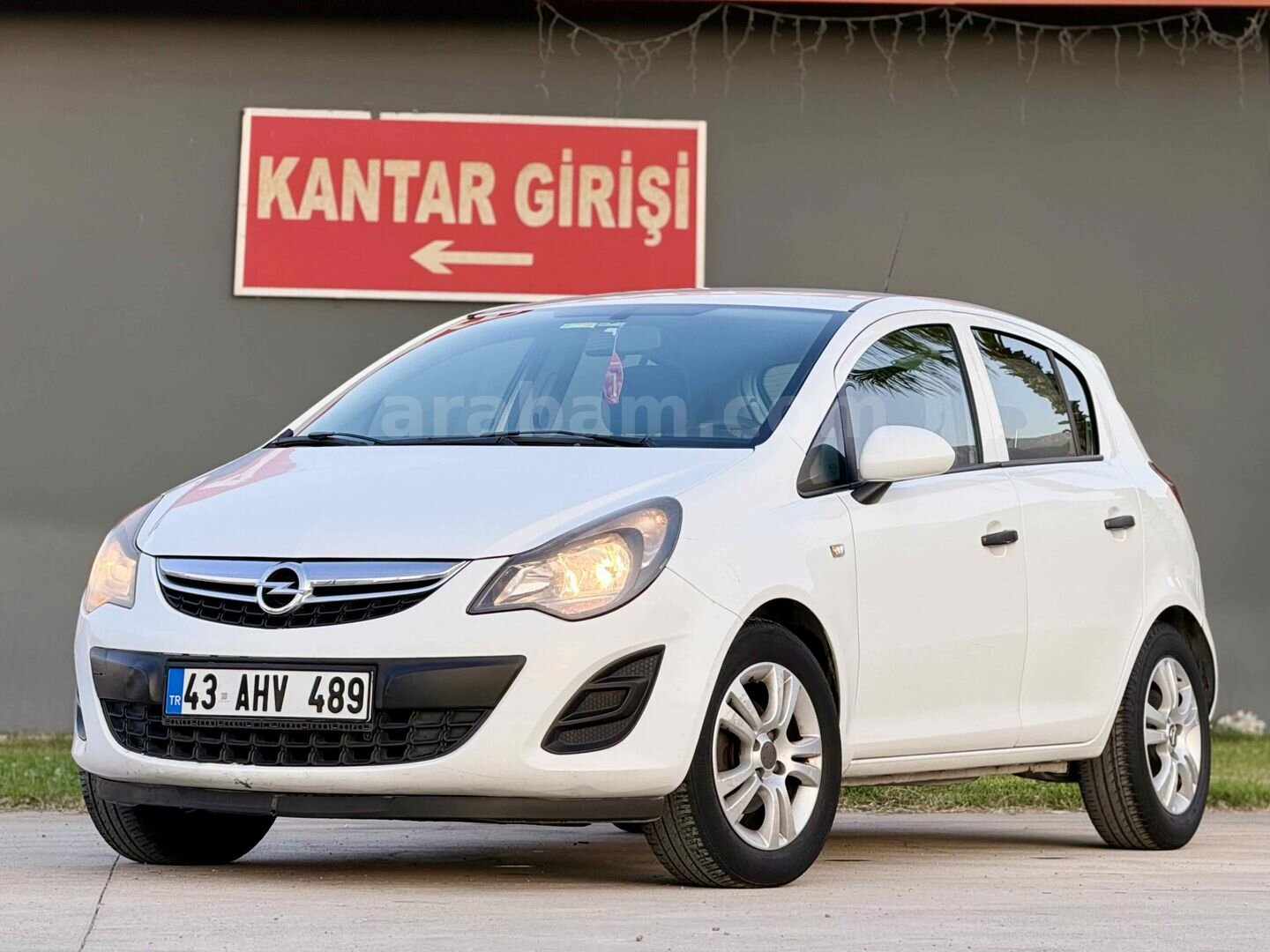 Galeriden Opel Corsa 1.3 CDTI Essentia 2013 Model İzmir 104.385 km Beyaz 3