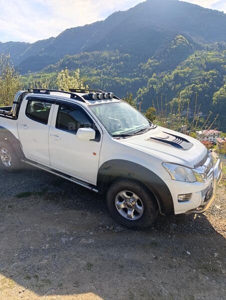 Sahibinden Isuzu D-Max 2.5 4x4 LTD 2013 Model