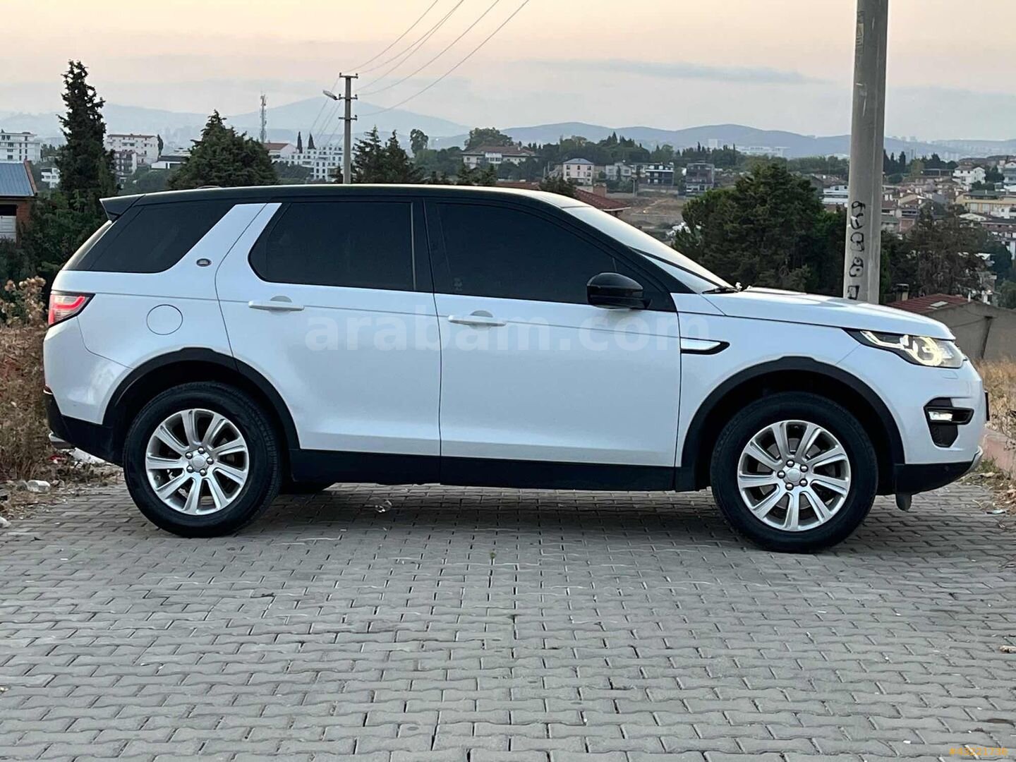 Galeriden Land Rover Discovery Sport 2.0 TD4 HSE 2016 Model Kocaeli 185.000 km Beyaz 3
