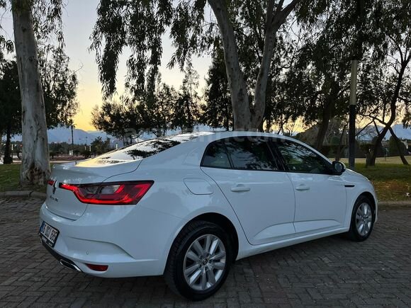 Sahibinden Renault Megane 1.3 TCe Joy Comfort 2023 Model Antalya