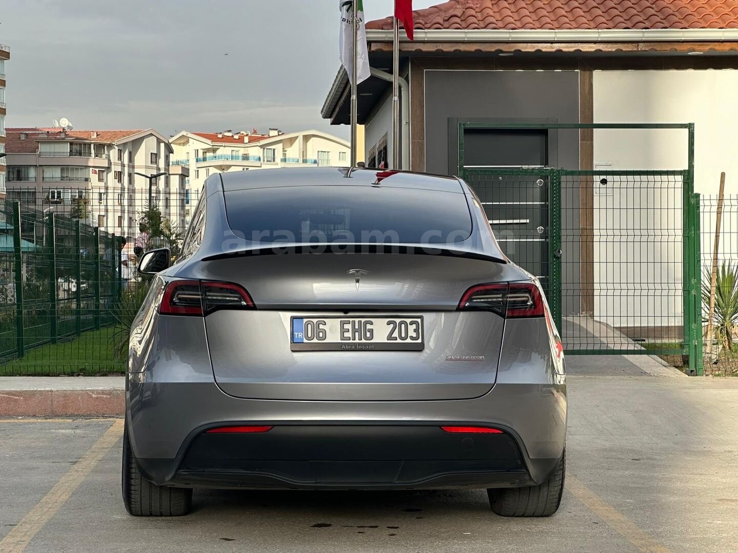 Galeriden Tesla Model Y Performance (Legacy) 2023 Model Ankara 50.722 km Gri (titanyum) 5