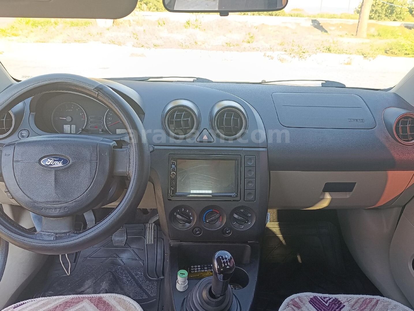 Galeriden Ford Fiesta 1.4 Comfort 2004 Model Aydın 341.000 km Şampanya 4