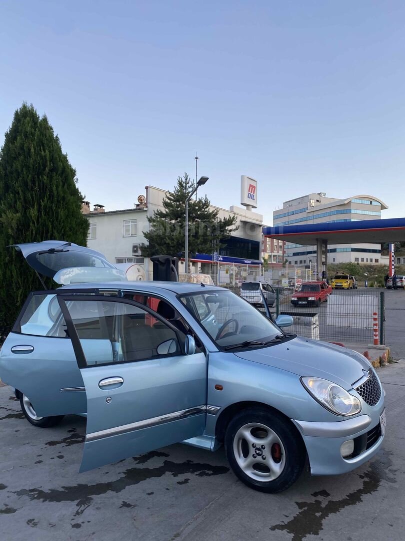 Sahibinden Daihatsu Sirion 1.3 2004 Model Sivas 200.000 km Mavi 4
