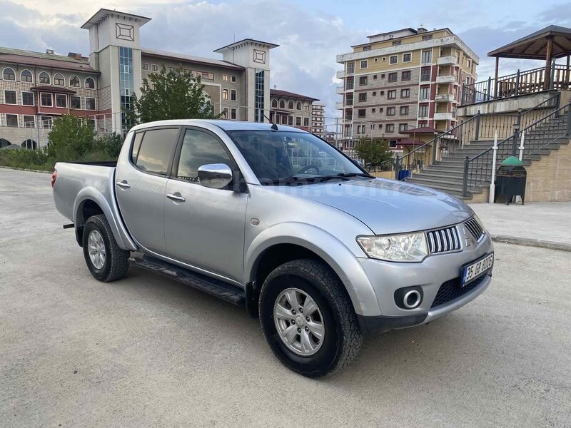 Sahibinden Mitsubishi L 200 4x4 Intense 2011 Model