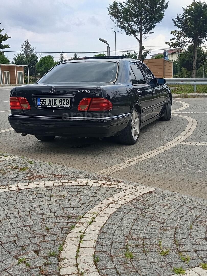 Galeriden Mercedes - Benz E 200 Classic 1996 Model Samsun 504.000 km Siyah 6