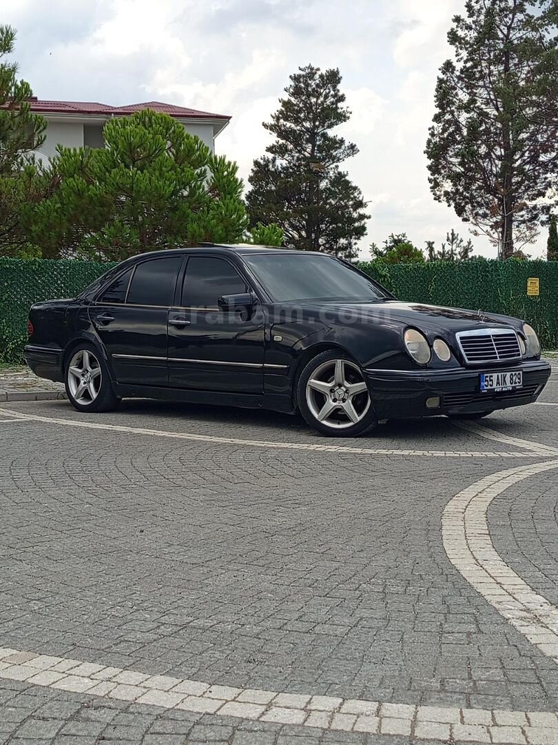 Galeriden Mercedes - Benz E 200 Classic 1996 Model Samsun 504.000 km Siyah 1