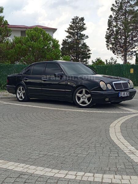 Galeriden Mercedes - Benz E 200 Classic 1996 Model Samsun 504.000 km Siyah