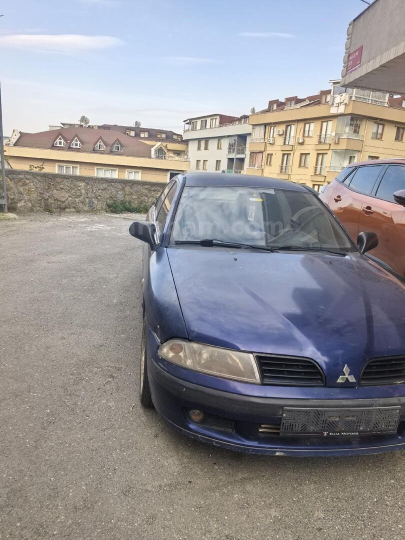 Sahibinden Mitsubishi Carisma 1.9 DI-D Silverline 2005 Model 300.000 km Lacivert 2