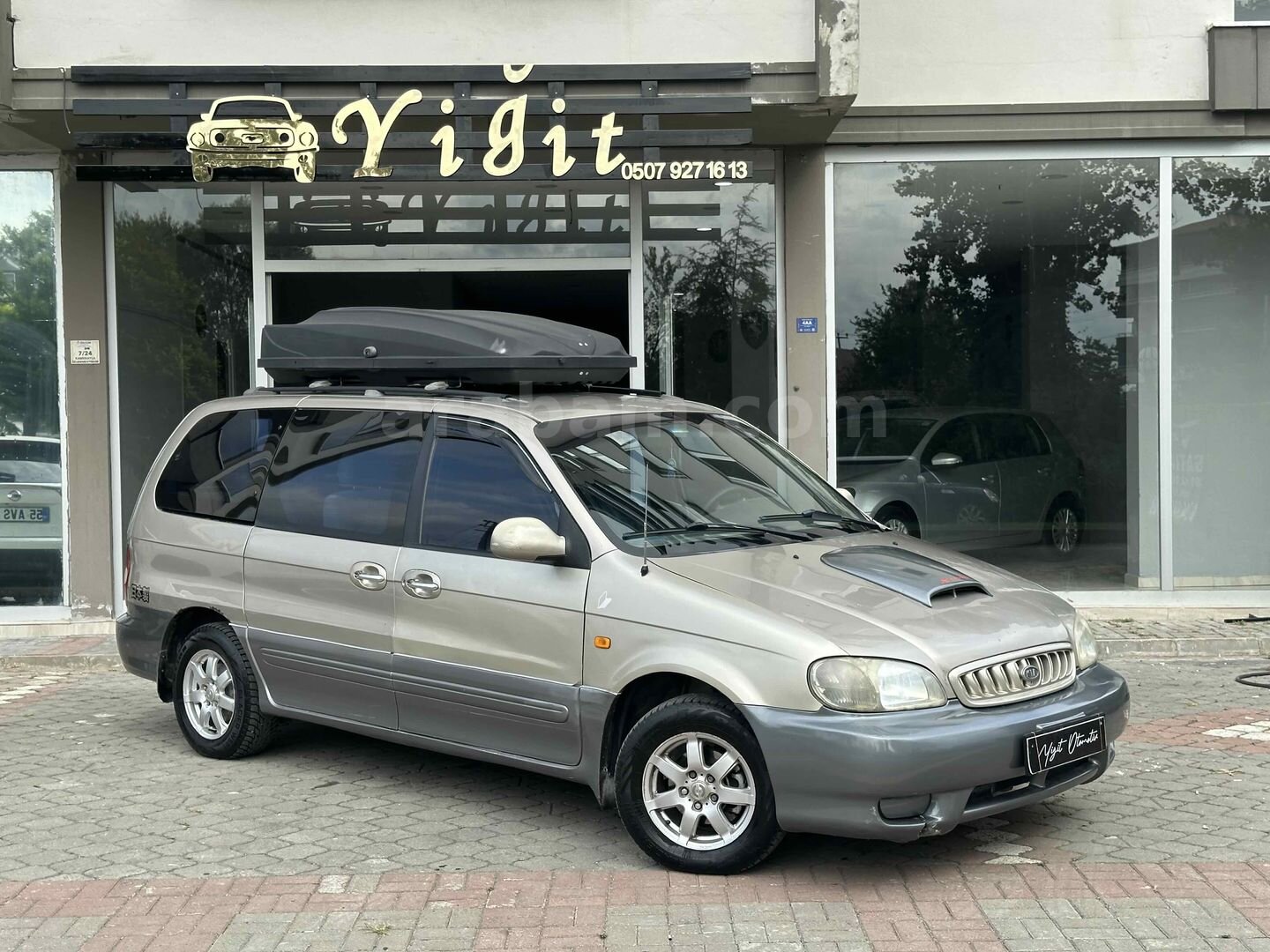 Galeriden Kia Carnival 2.9 TD LS 2001 Model Samsun 6.000 km Gri 5
