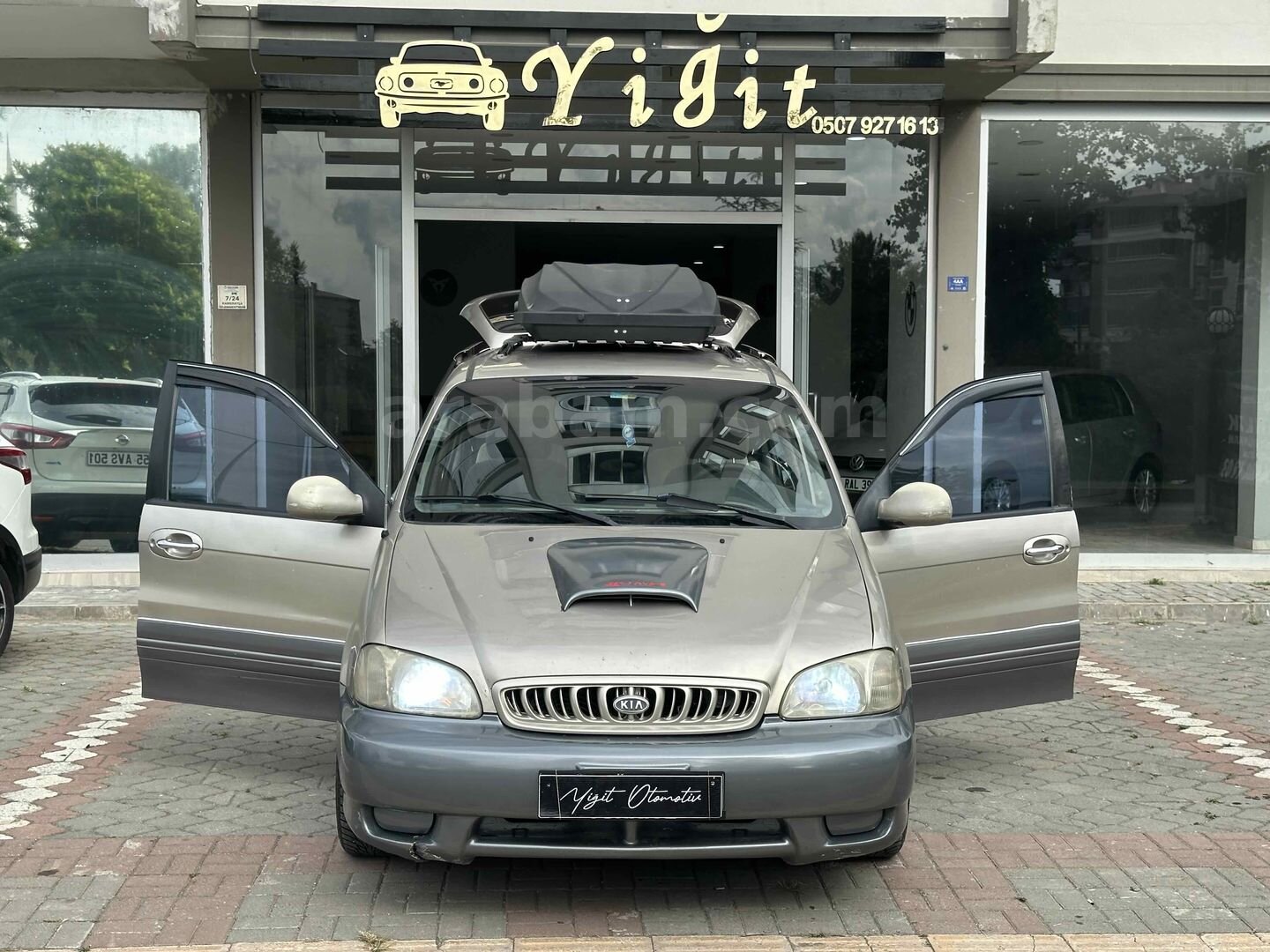 Galeriden Kia Carnival 2.9 TD LS 2001 Model Samsun 6.000 km Gri 3