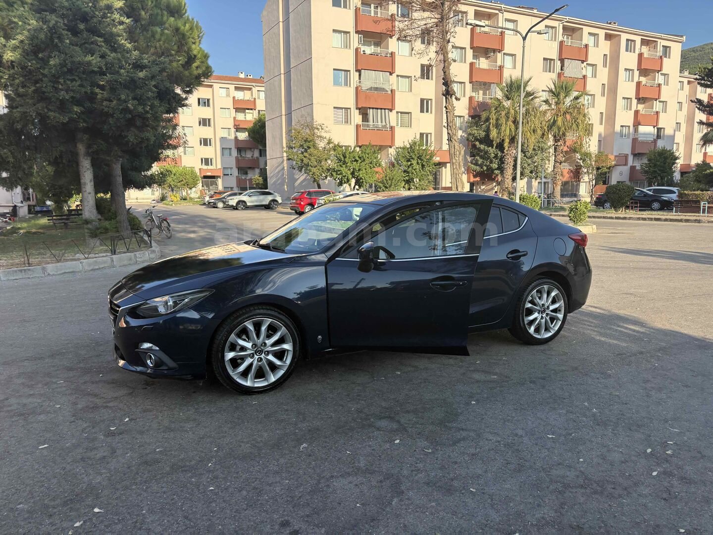 Sahibinden Mazda 3 1.5 SkyActive-G Power 2014 Model İzmir 210.000 km Mavi (metalik) 3