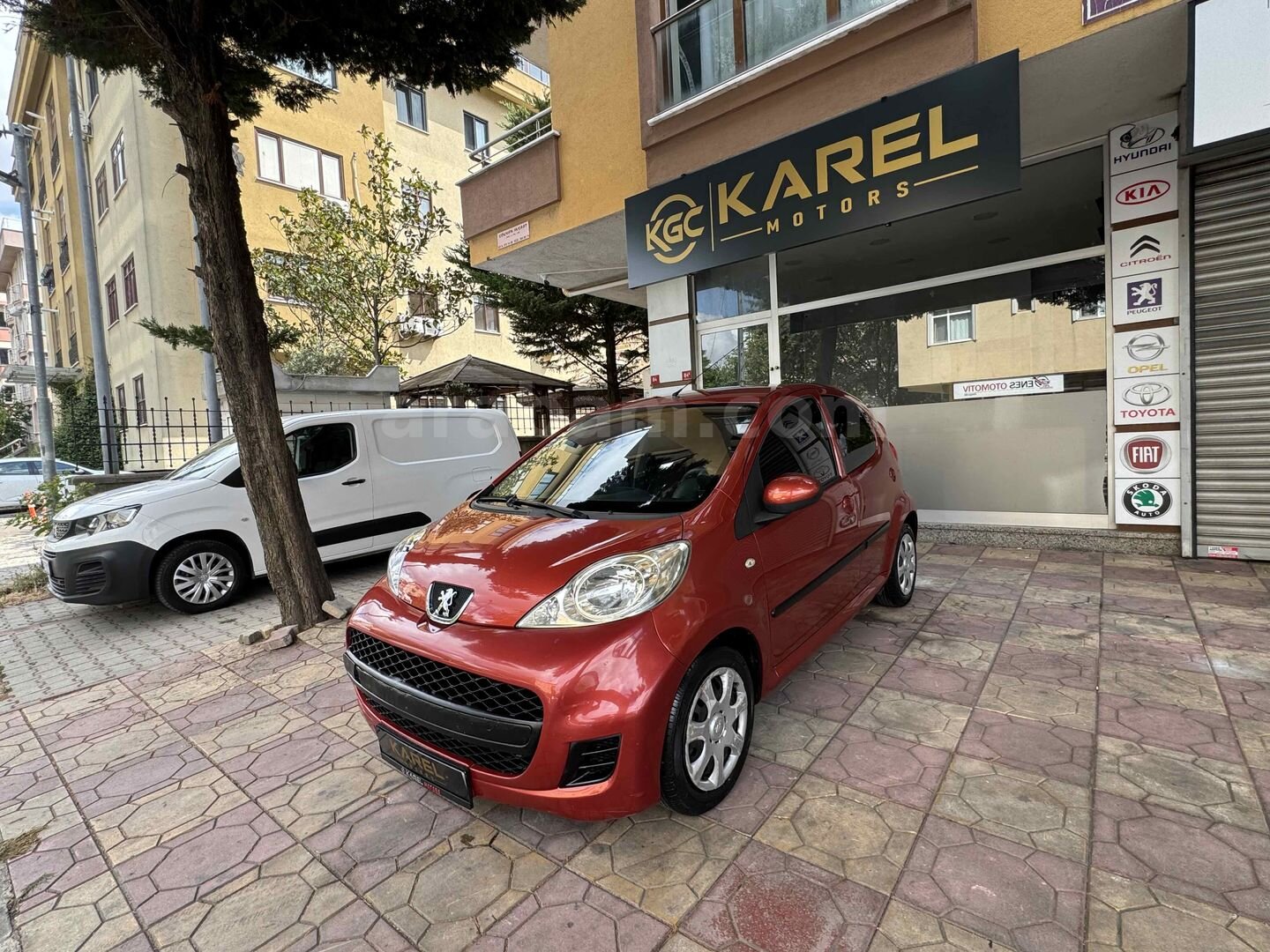 Galeriden Peugeot 107 1.0 Trendy 2010 Model İstanbul 151.000 km Turuncu 1