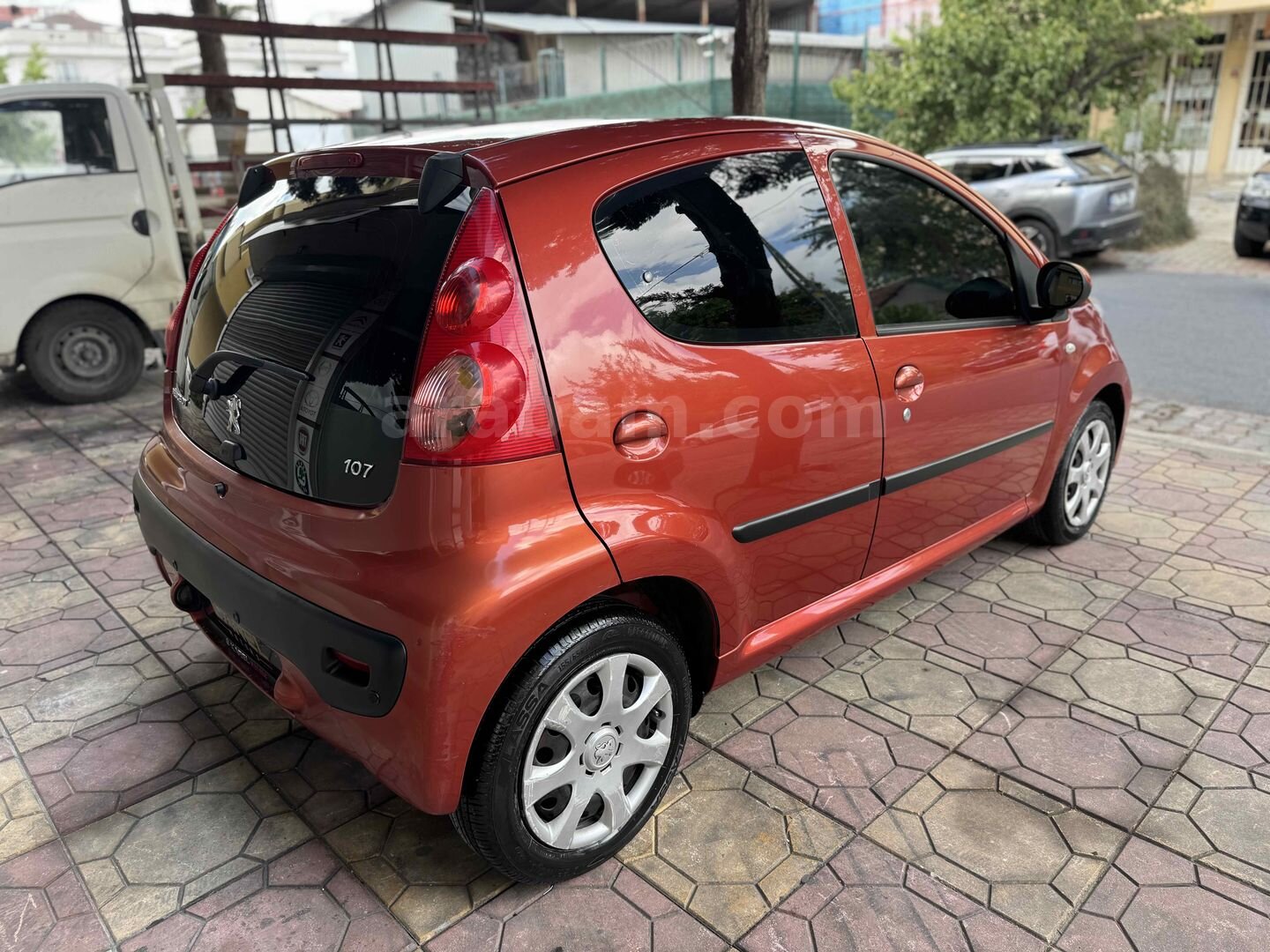 Galeriden Peugeot 107 1.0 Trendy 2010 Model İstanbul 151.000 km Turuncu 6
