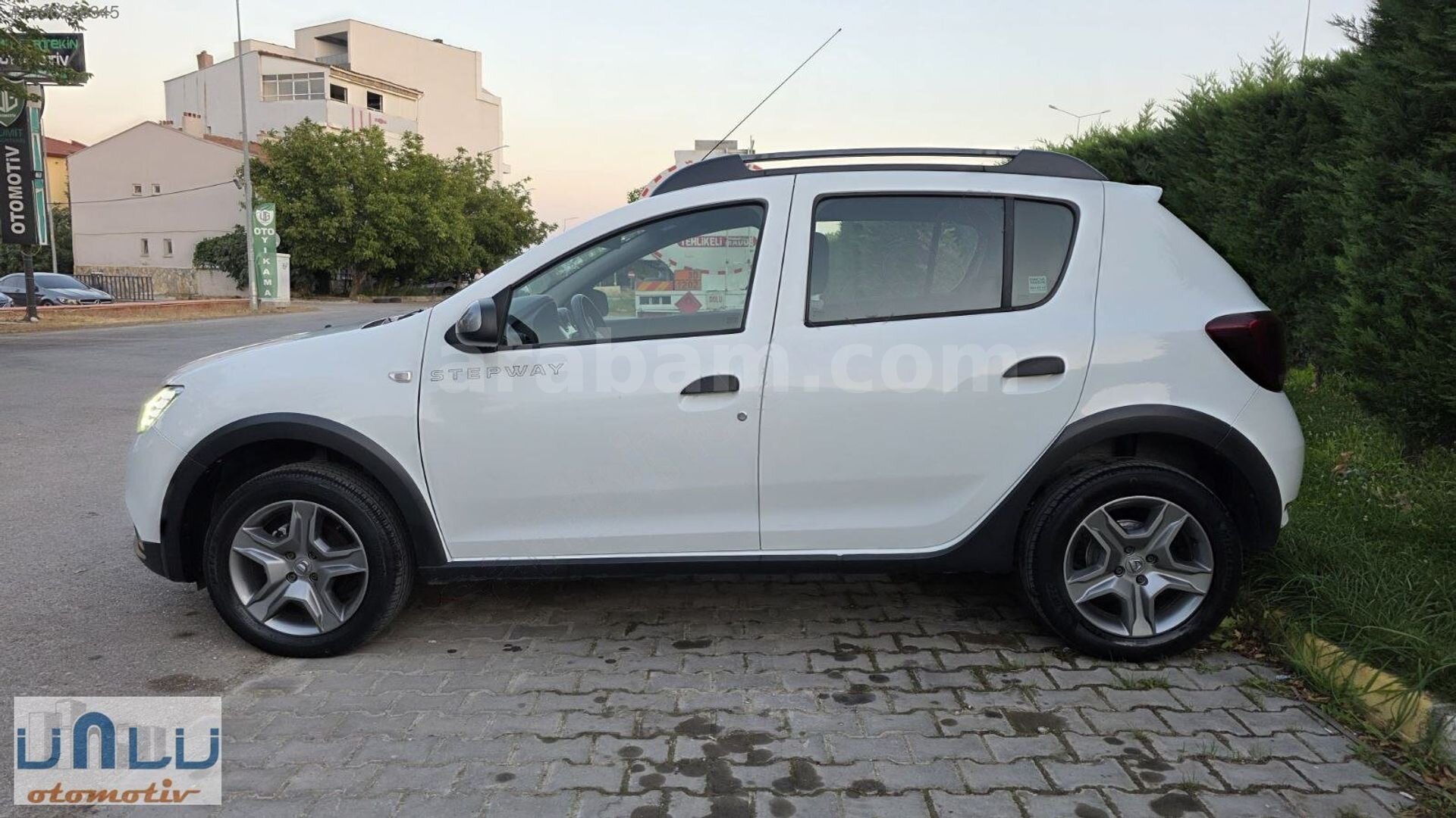 Galeriden Dacia Sandero 0.9 ECO-G Turbo Stepway 2020 Model Balıkesir 111.000 km Beyaz 5