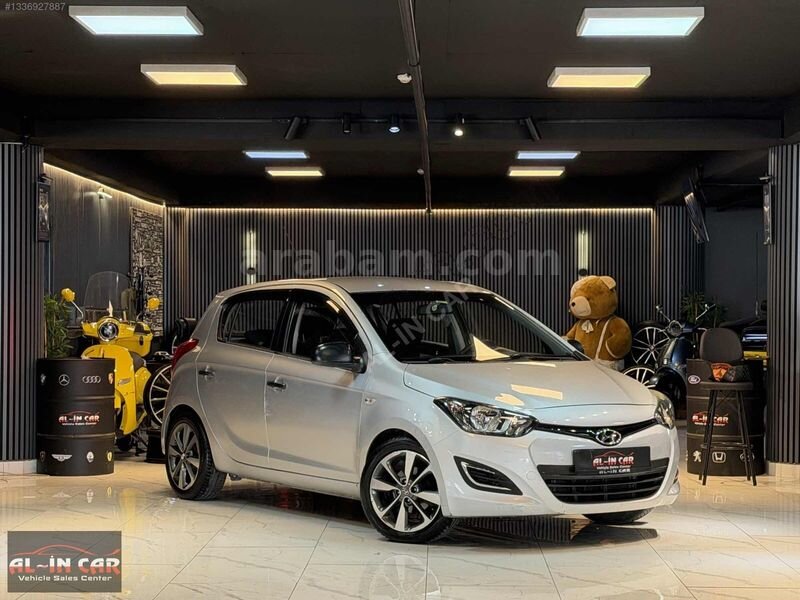 Galeriden Hyundai i20 1.2 D-CVVT Jump 2012 Model İstanbul 195.000 km Gri
