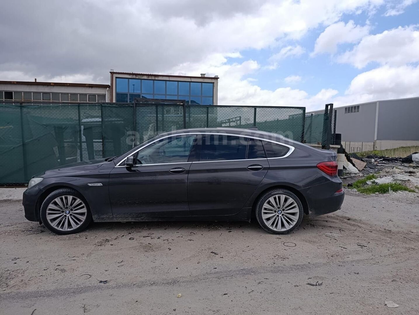 Sahibinden BMW 5 Serisi 520d Gran Turismo Luxury Line 2016 Model Ankara 220.000 km Gri (metalik) 3