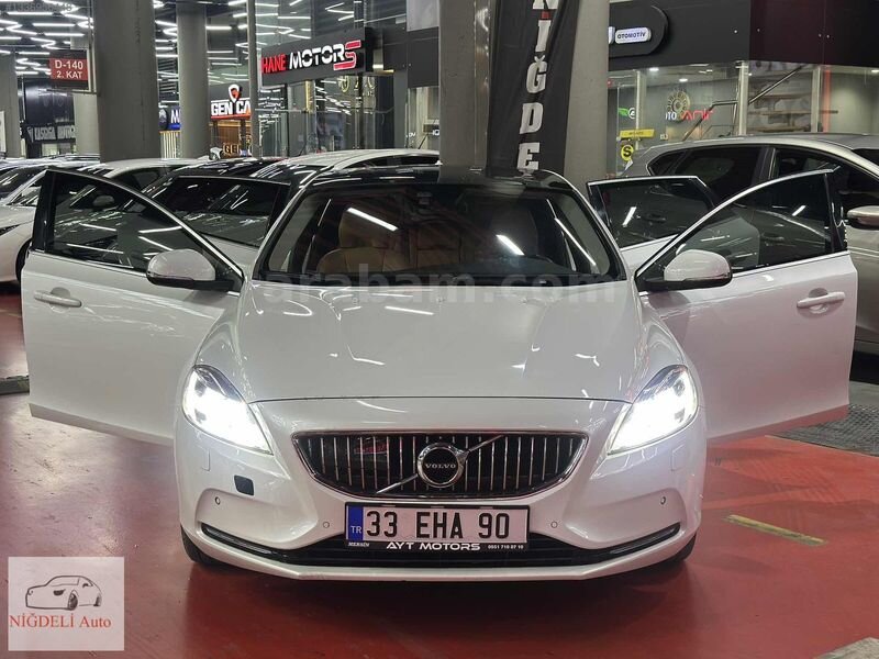 HATASIZ DÜŞÜK KM 2017 VOLVO V40 CAM TAVAN EMİN EVİM + FUZUL EVİM