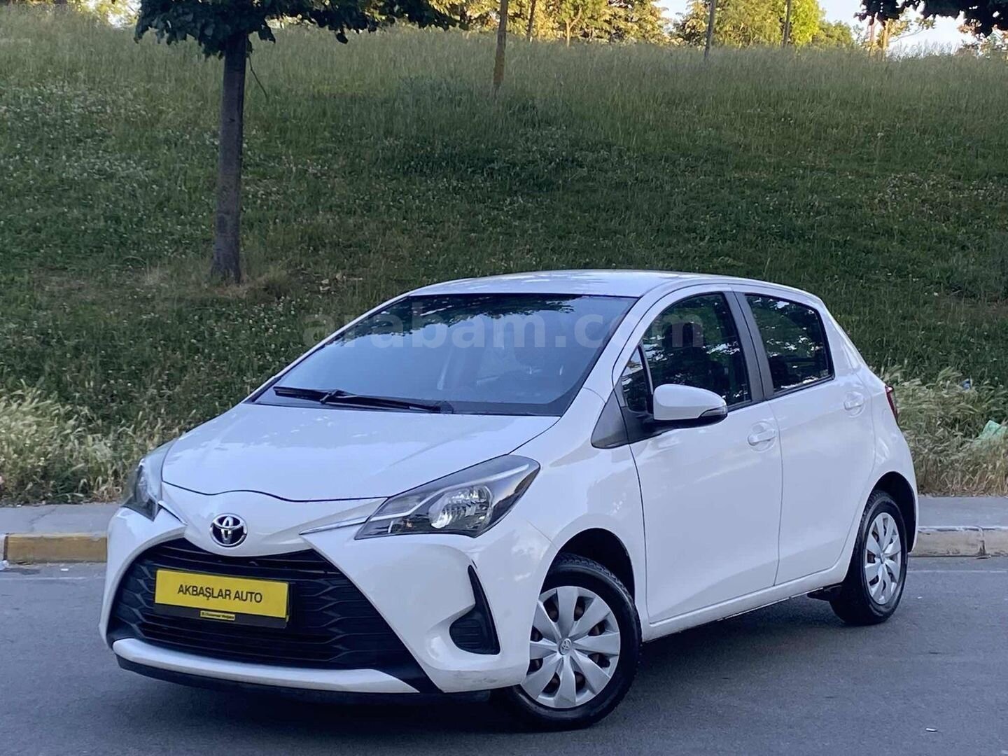 Galeriden Toyota Yaris 1.0 Life 2018 Model İstanbul 226.000 km Beyaz 3