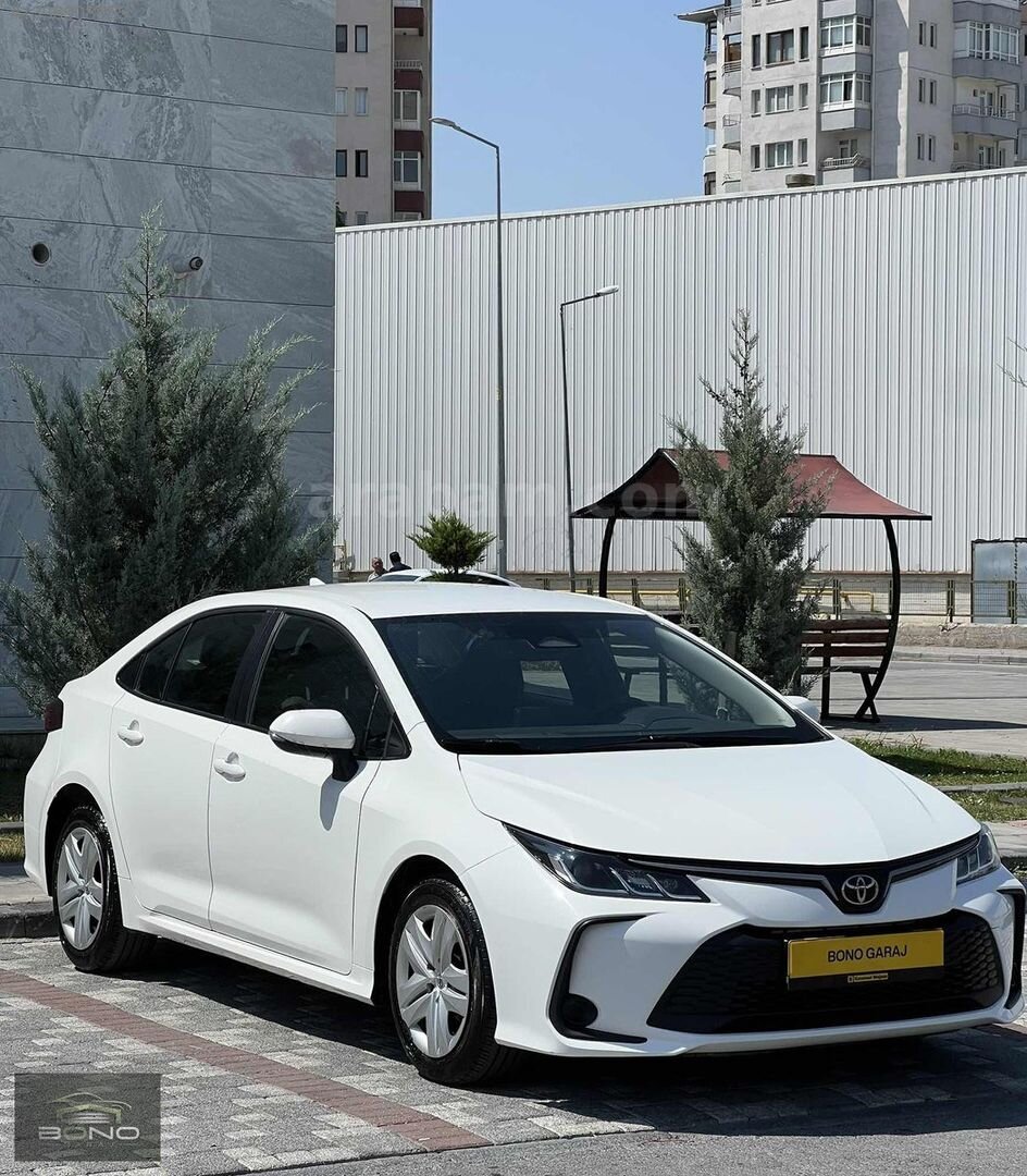 Galeriden Toyota Corolla 1.5 Vision Plus 2024 Model Kayseri 87.900 km Beyaz 5