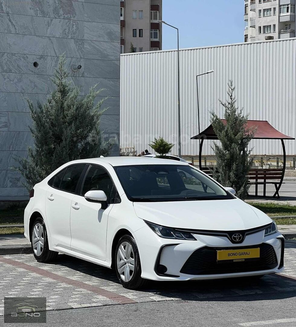 Galeriden Toyota Corolla 1.5 Vision Plus 2024 Model Kayseri 87.900 km Beyaz 3