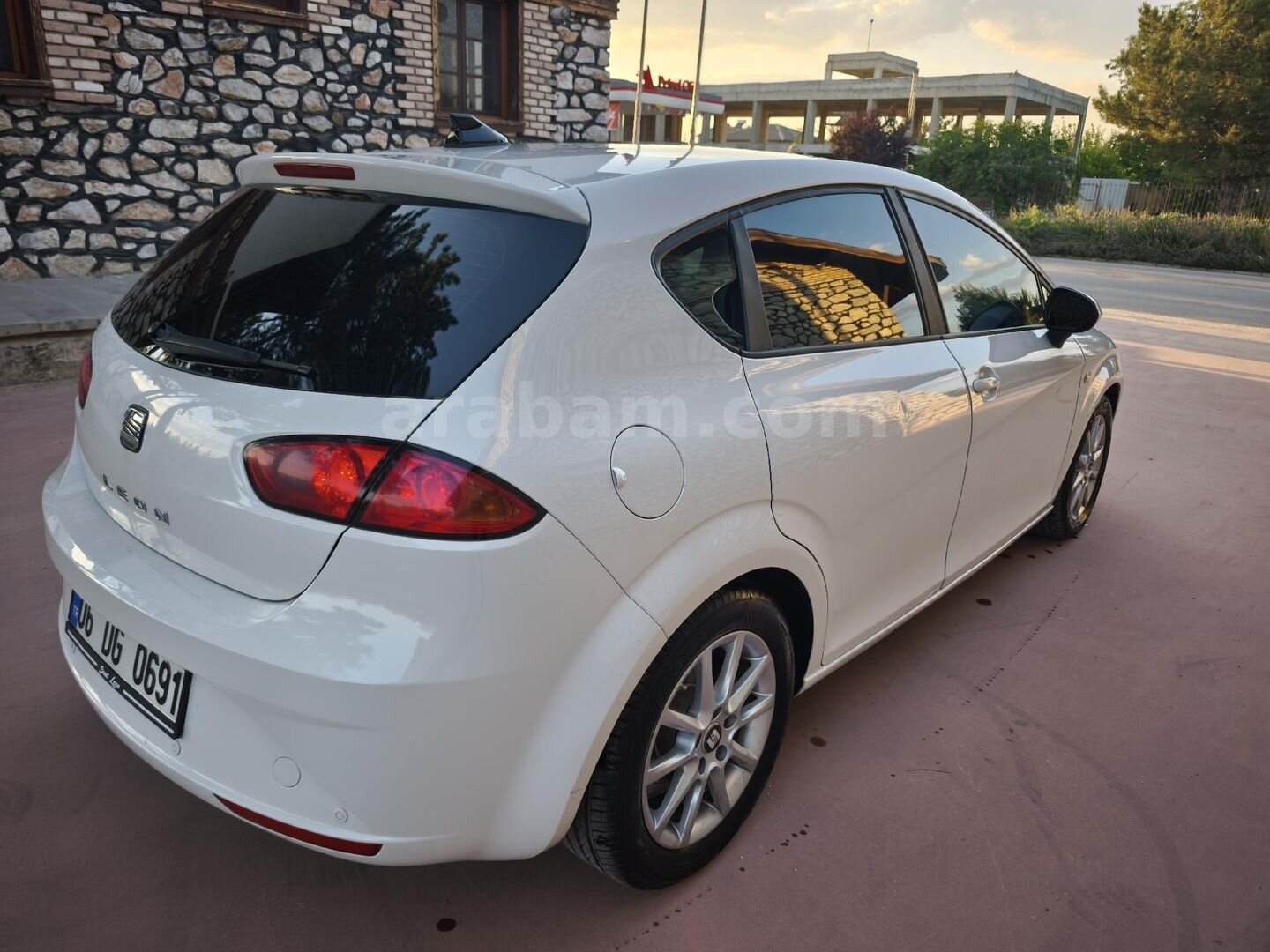 Galeriden Seat Leon 1.2 TSI Style 2011 Model Konya 188.000 km Beyaz 4