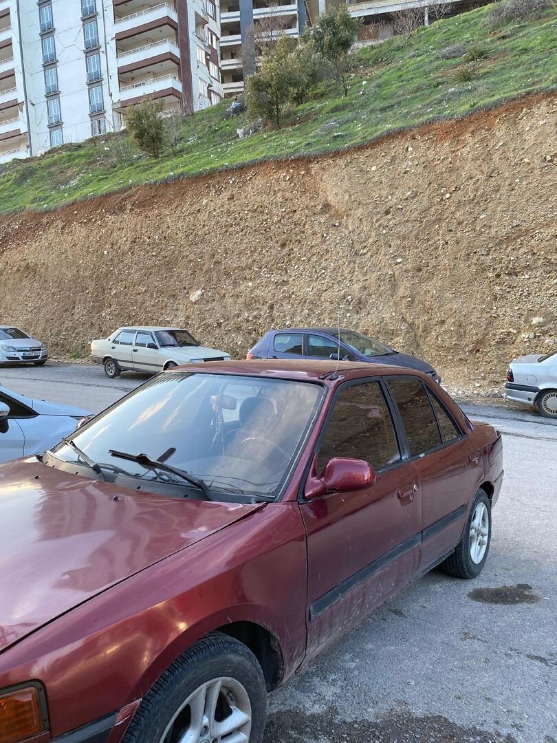 Sahibinden Mazda 323 1.6 1994 Model 3