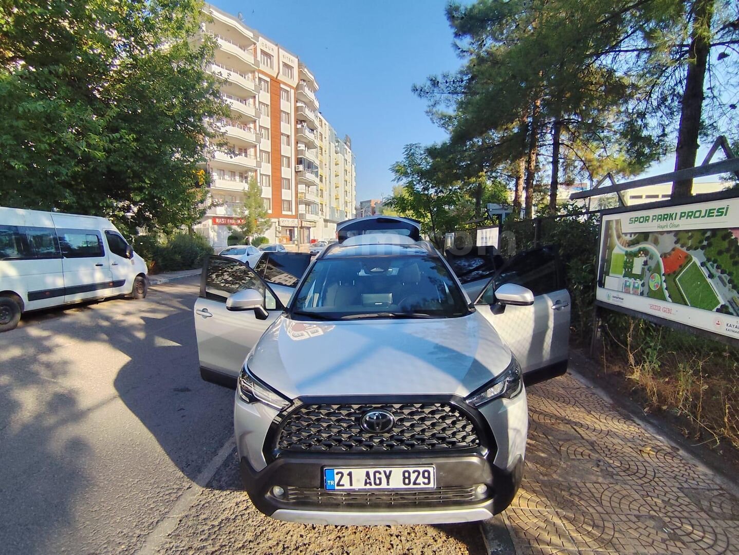 Sahibinden Toyota Corolla Cross 1.8 Hybrid Flame X-Pack 2024 Model