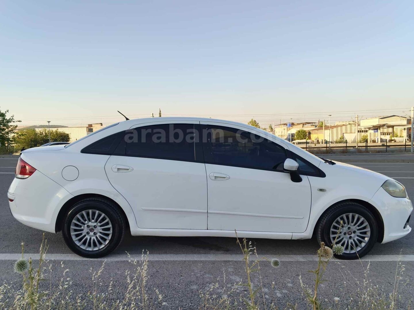 Galeriden Fiat Linea 1.3 Multijet Pop 2013 Model Gaziantep 230.000 km Beyaz 4