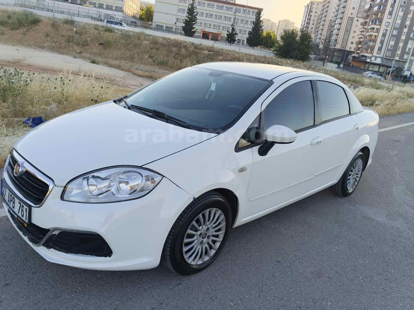 Galeriden Fiat Linea 1.3 Multijet Pop 2013 Model Gaziantep 230.000 km Beyaz 2