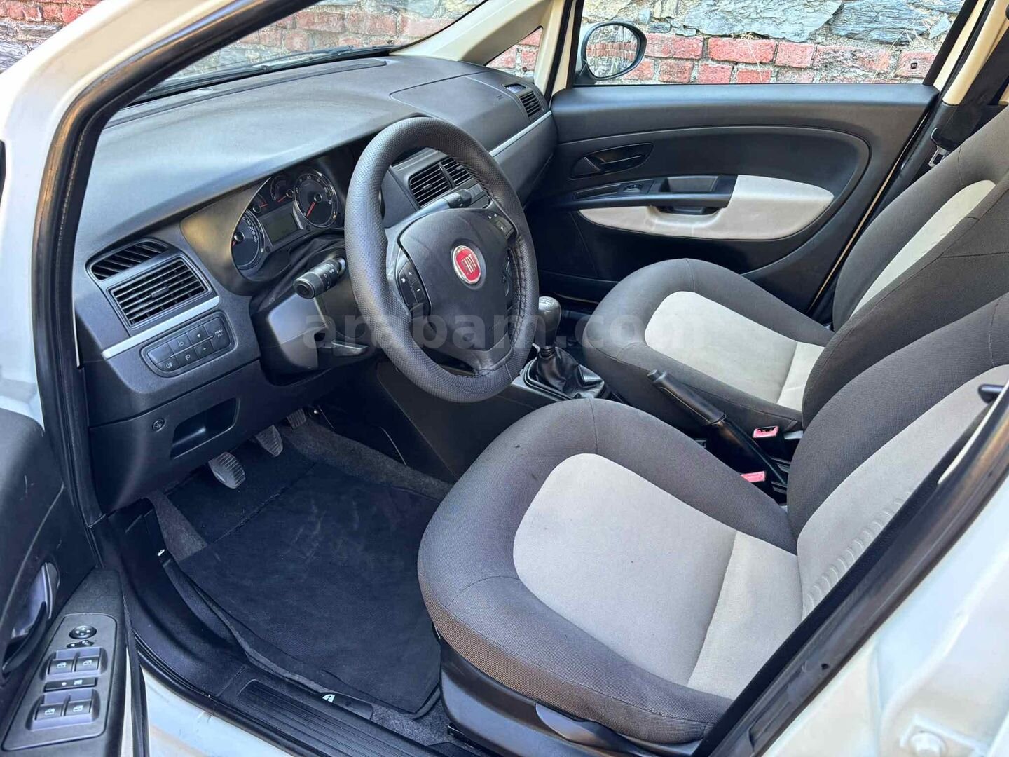 Sahibinden Fiat Linea 1.3 Multijet Active Plus 2010 Model İstanbul 296.000 km Beyaz 5