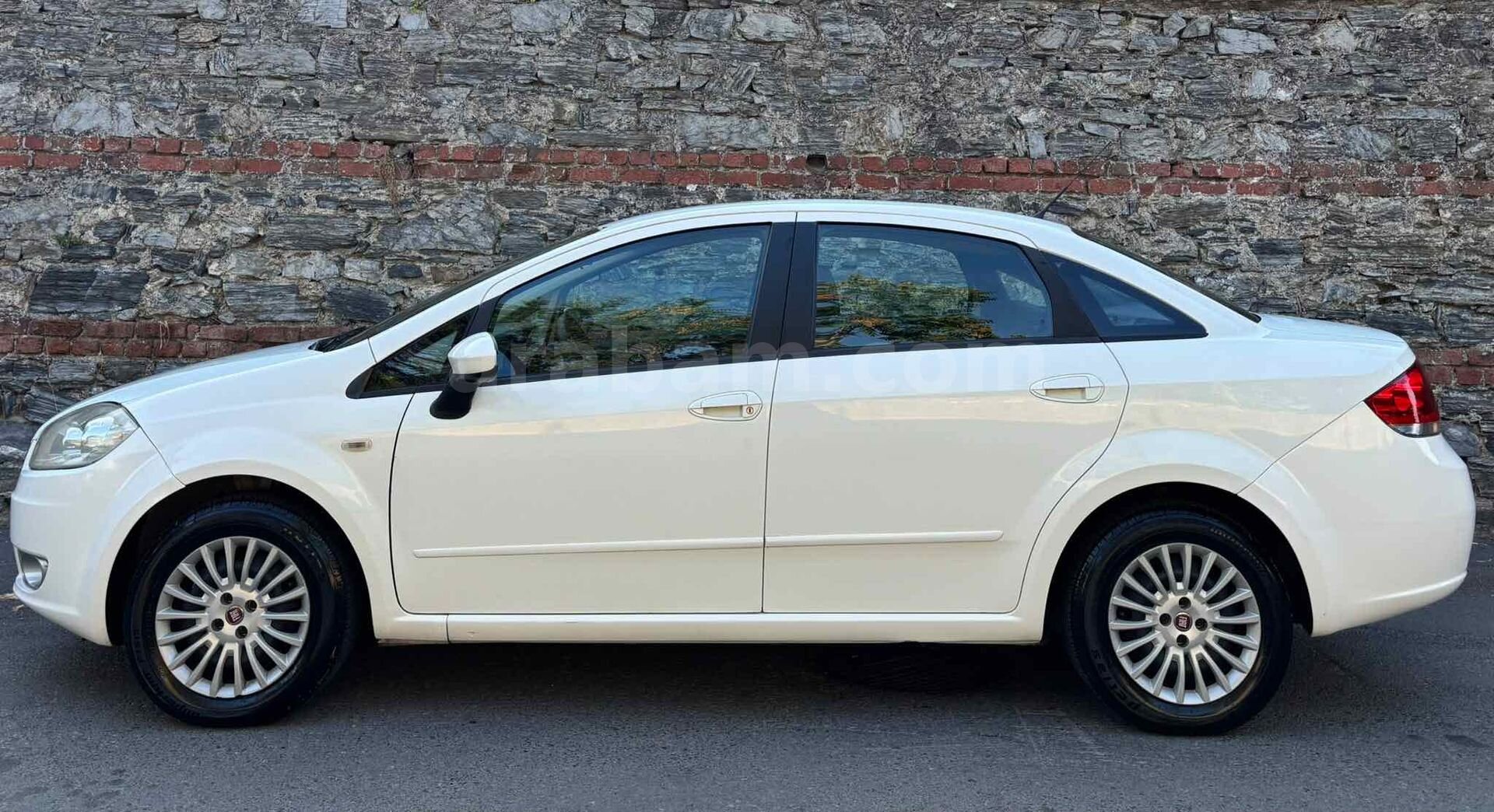 Sahibinden Fiat Linea 1.3 Multijet Active Plus 2010 Model İstanbul 296.000 km Beyaz 4