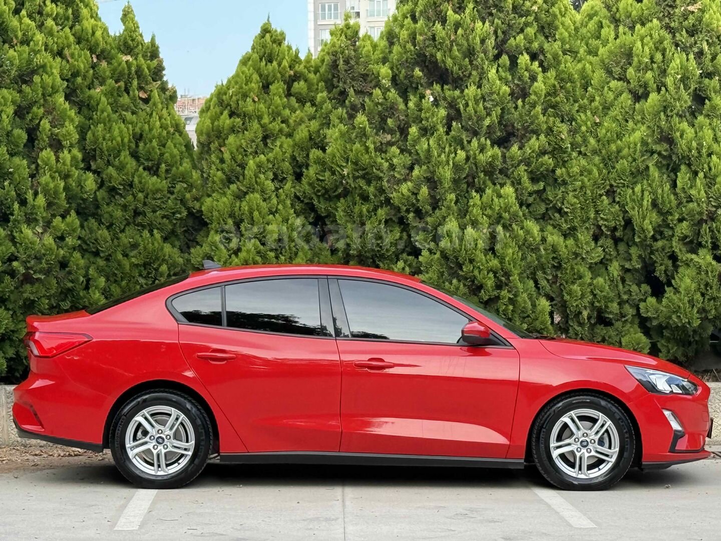 Galeriden Ford Focus 1.5 TDCi Trend X 2020 Model İstanbul 76.000 km Kırmızı 4