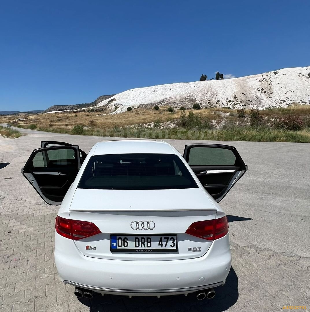 Galeriden Audi A4 Sedan 2.0 TFSI Quattro 2010 Model Denizli 238.000 km Beyaz 5