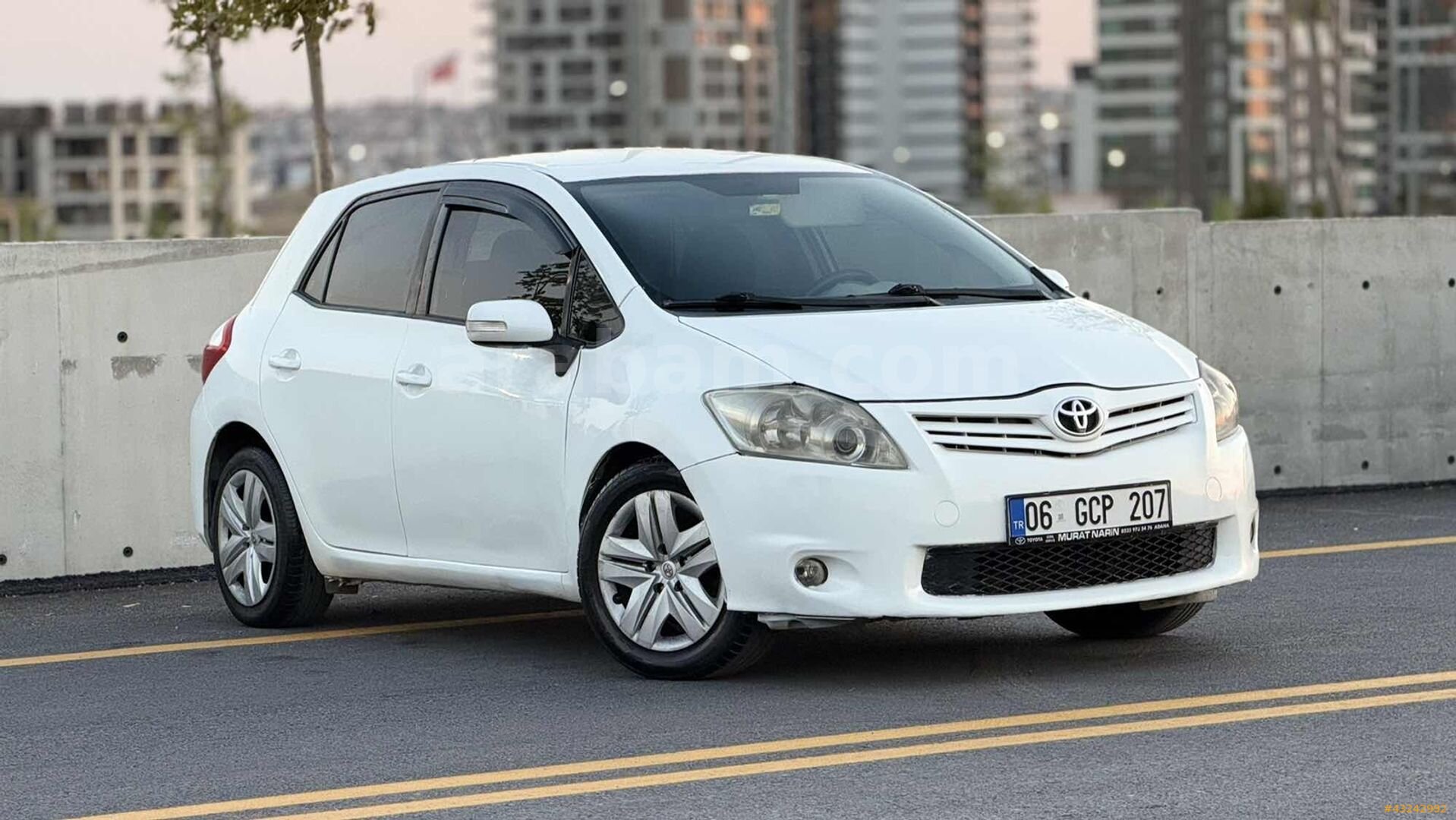 Galeriden Toyota Auris 1.4 D-4D Comfort Extra 2011 Model Ankara 241.000 km Beyaz 2