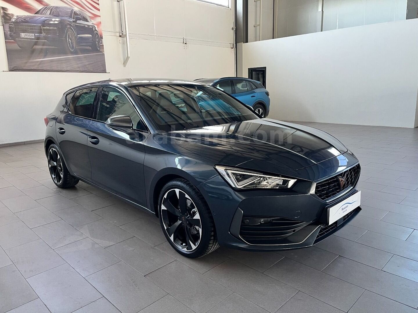 Galeriden Cupra Leon 1.5 eTSI Impulse 2023 Model Antalya 20.320 km Gri 2