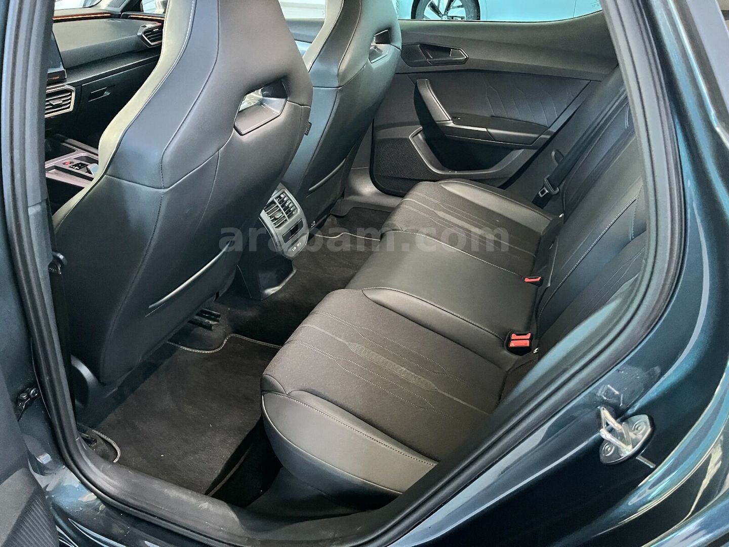 Galeriden Cupra Leon 1.5 eTSI Impulse 2023 Model Antalya 20.320 km Gri 7