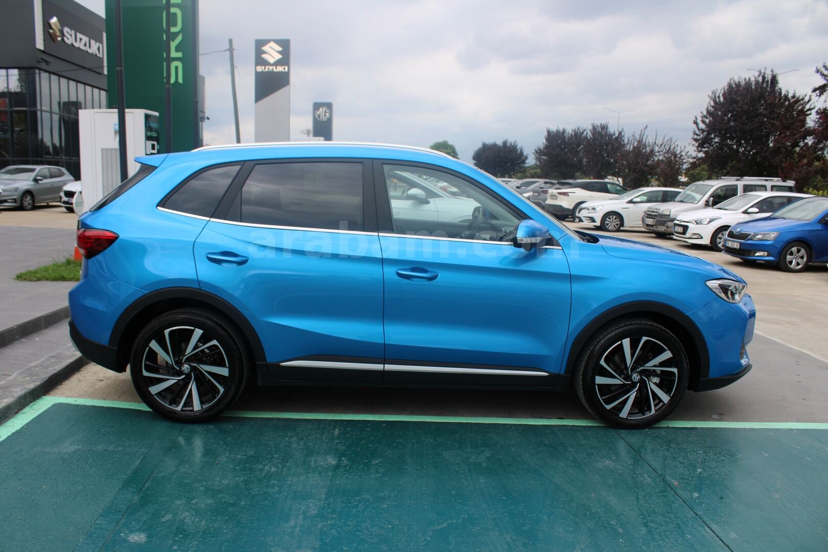 MG ZS 1.5 HYBRİD+ LUXURY 1