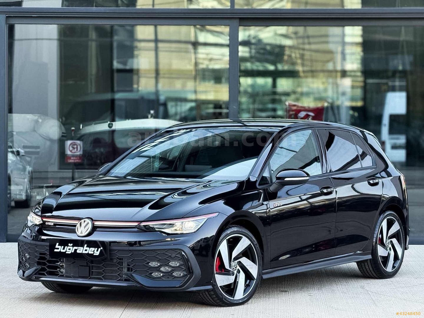 Galeriden Volkswagen Golf 2.0 TSI GTI 2024 Model Ankara 6.001 km Siyah 3