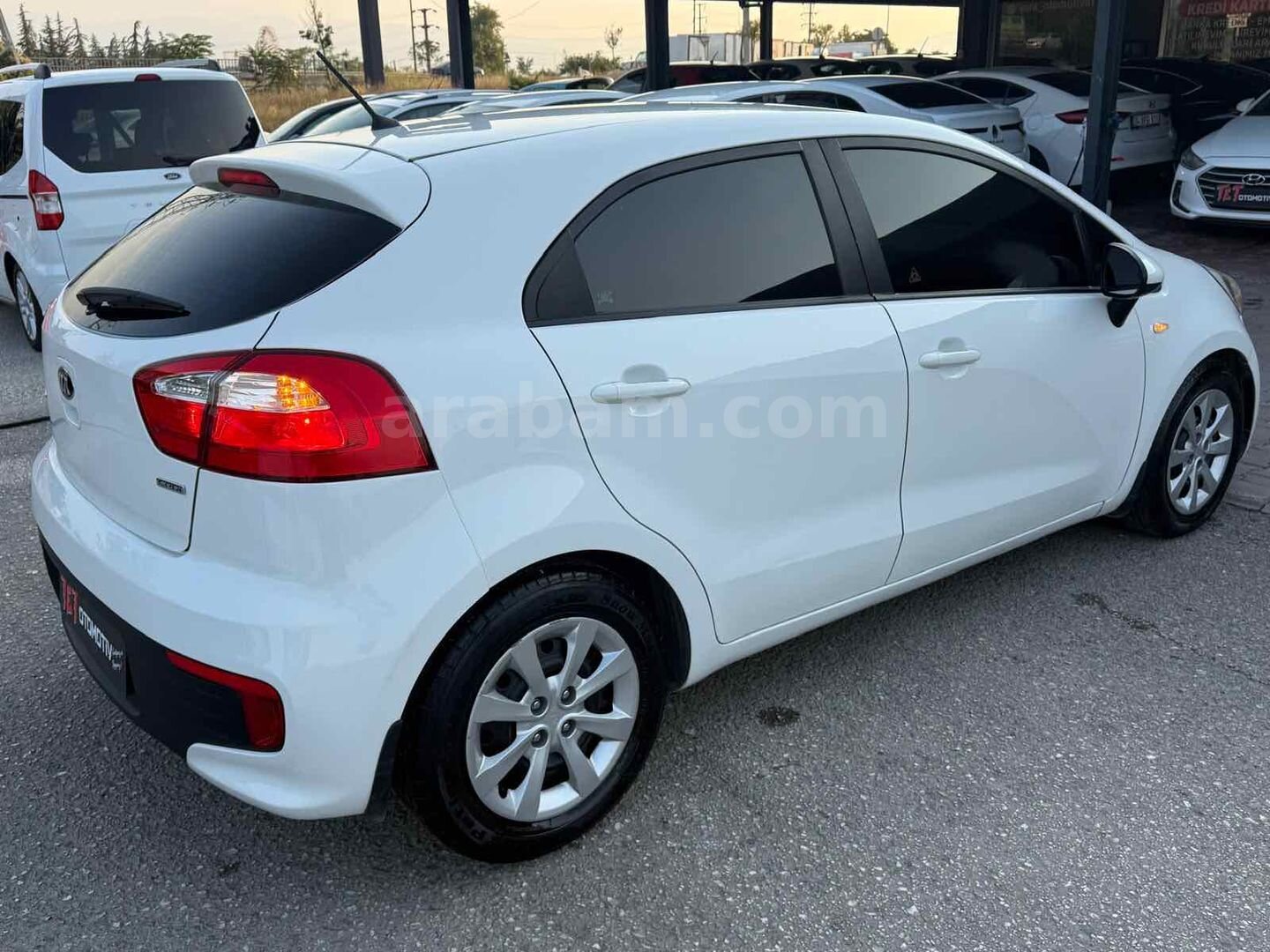 TET OTOMOTİV 2015 KİA RİO 1.4CRDI COMFORT 223'BİN KMDE DEĞİŞENSiZ 3