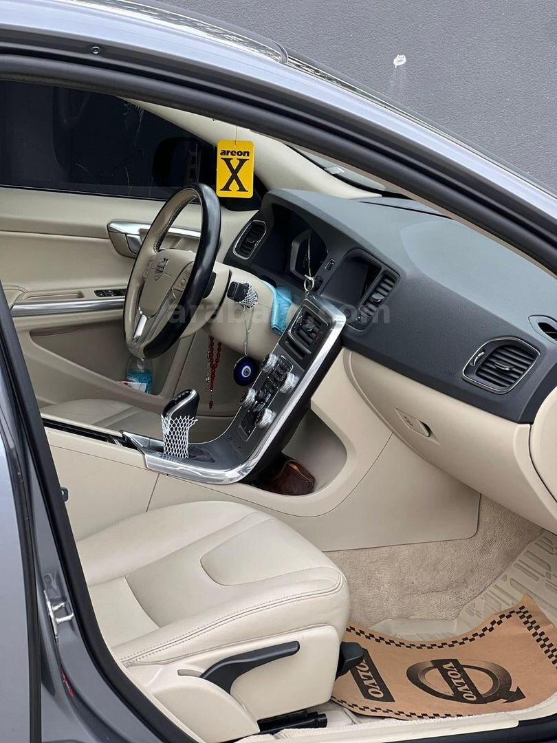 Sahibinden Volvo S60 1.5 T3 Advance 2017 Model Ankara 240.000 km Mavi (metalik) 4