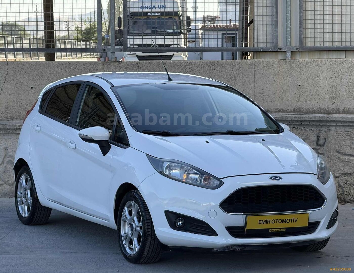 Galeriden Ford Fiesta 1.6 Ti-VCT Trend X 2017 Model Ankara 161.000 km Beyaz 2