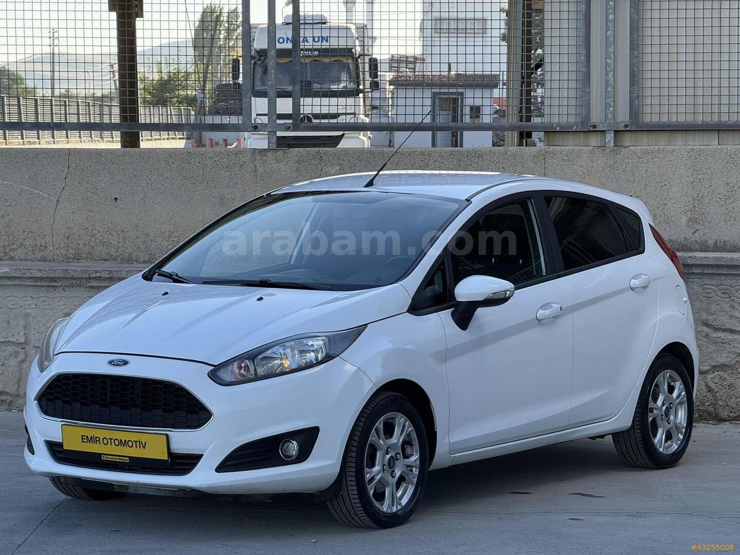 Galeriden Ford Fiesta 1.6 Ti-VCT Trend X 2017 Model Ankara 161.000 km Beyaz 3