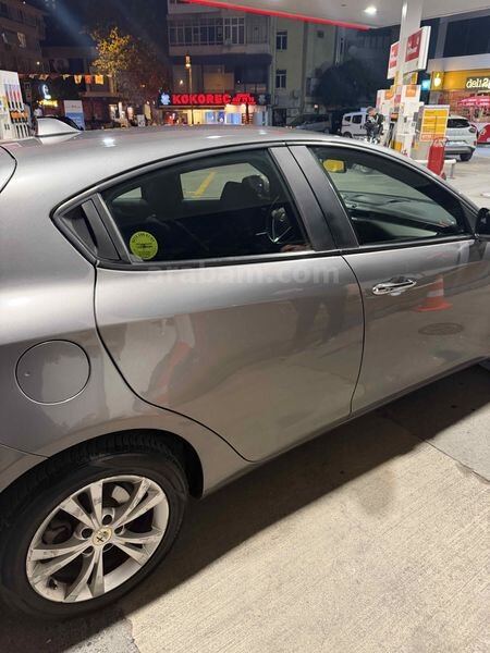 Sahibinden Alfa Romeo Giulietta 1.6 JTD Progression Plus 2015 Model 240.000 km Gri 3