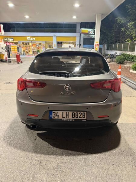 Sahibinden Alfa Romeo Giulietta 1.6 JTD Progression Plus 2015 Model 240.000 km Gri 5