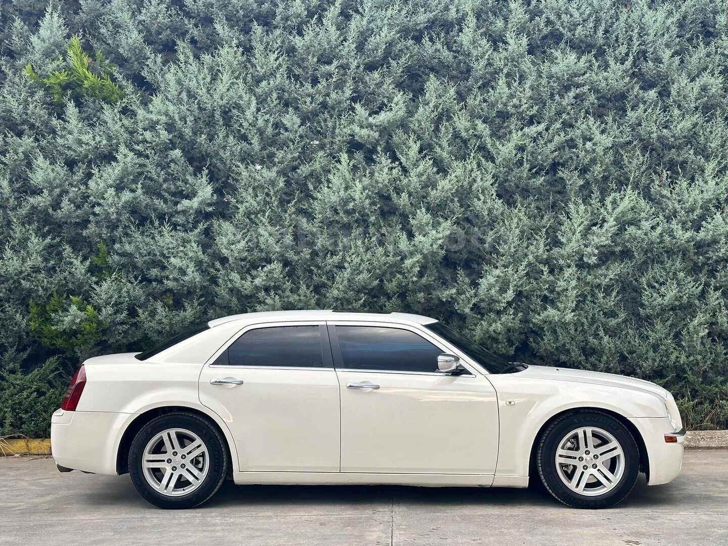 Galeriden Chrysler 300 C 3.0 CRD 2007 Model Düzce 387.000 km Beyaz 5