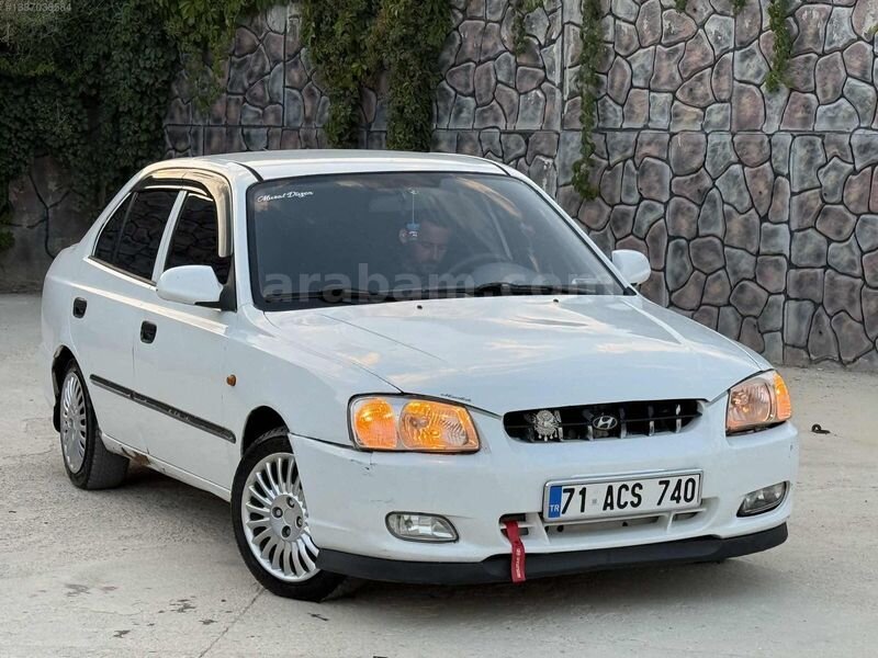 Galeriden Hyundai Accent 1.3 LX 2000 Model Kırıkkale 315.000 km Beyaz