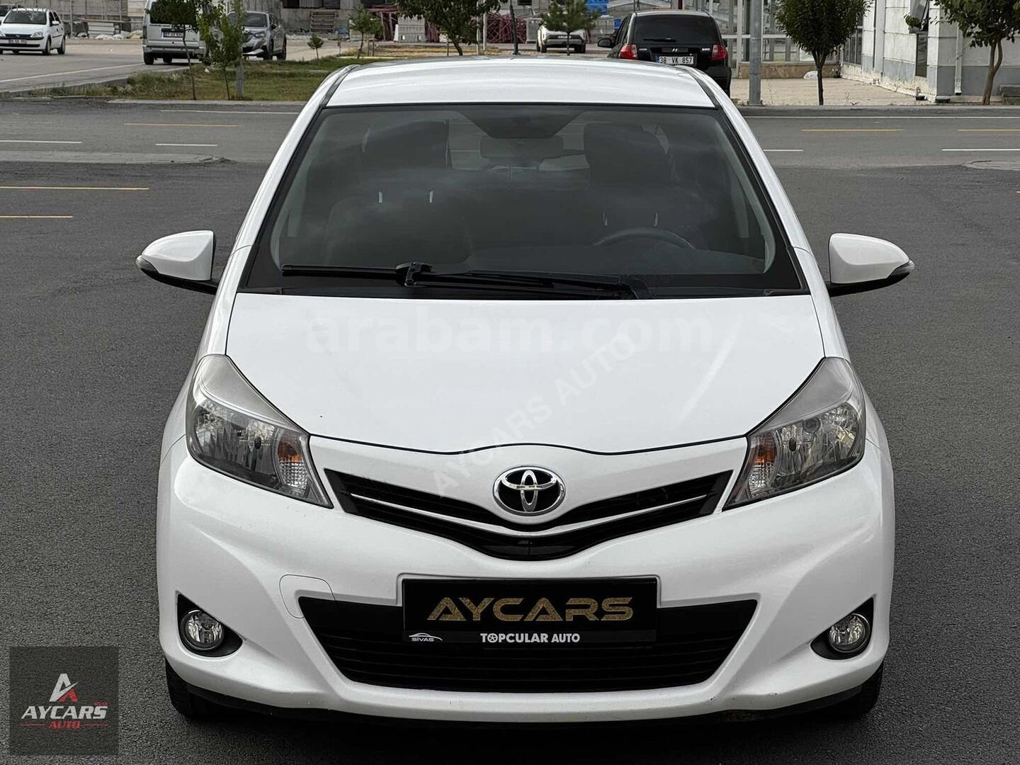 Galeriden Toyota Yaris 1.33 Style 2014 Model Sivas 55.000 km Beyaz 4