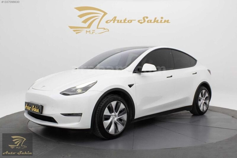 Galeriden Tesla Model Y Long Range AWD 2023 Model Konya 70.000 km Beyaz