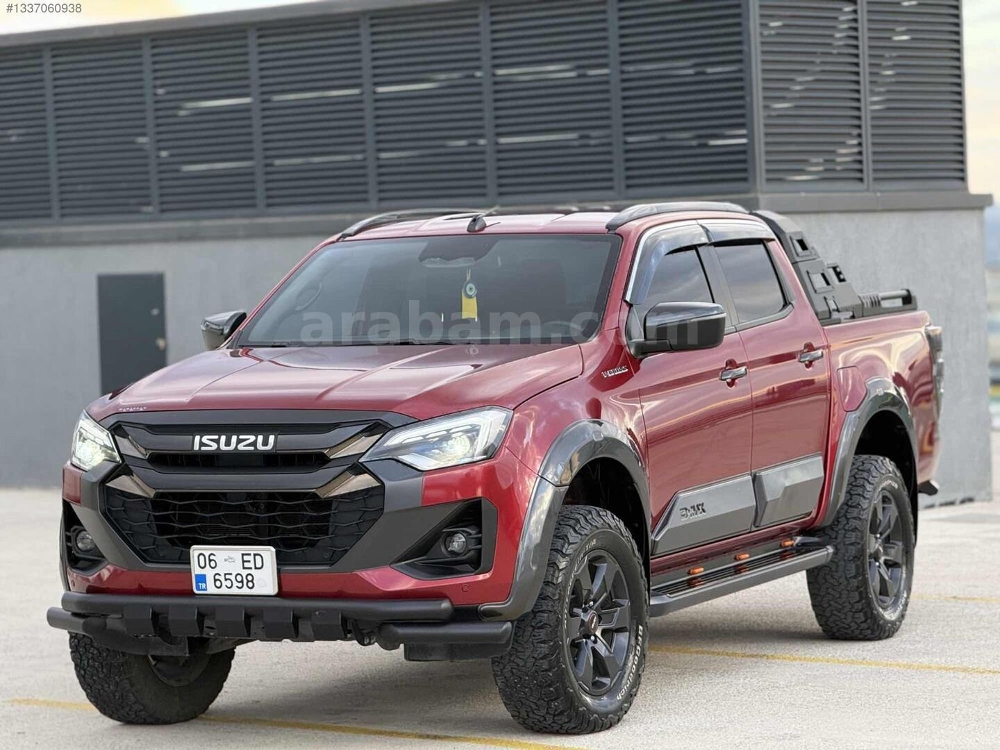 GÜNGÖR OTO | 2025 D-MAX V-CROSS 4x4 37.000km BOYASIZ EKSTRALI 3