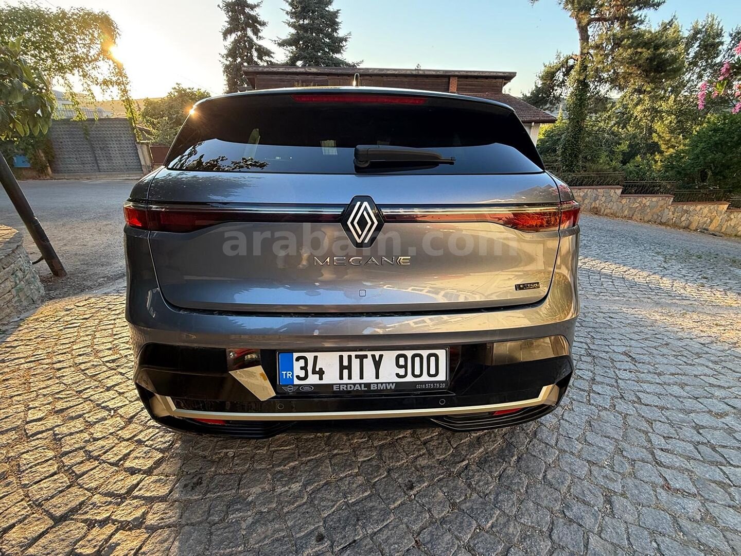 Sahibinden Renault Megane E-Tech Iconic 2023 Model İstanbul 31.000 km Gri (Gümüş) 3